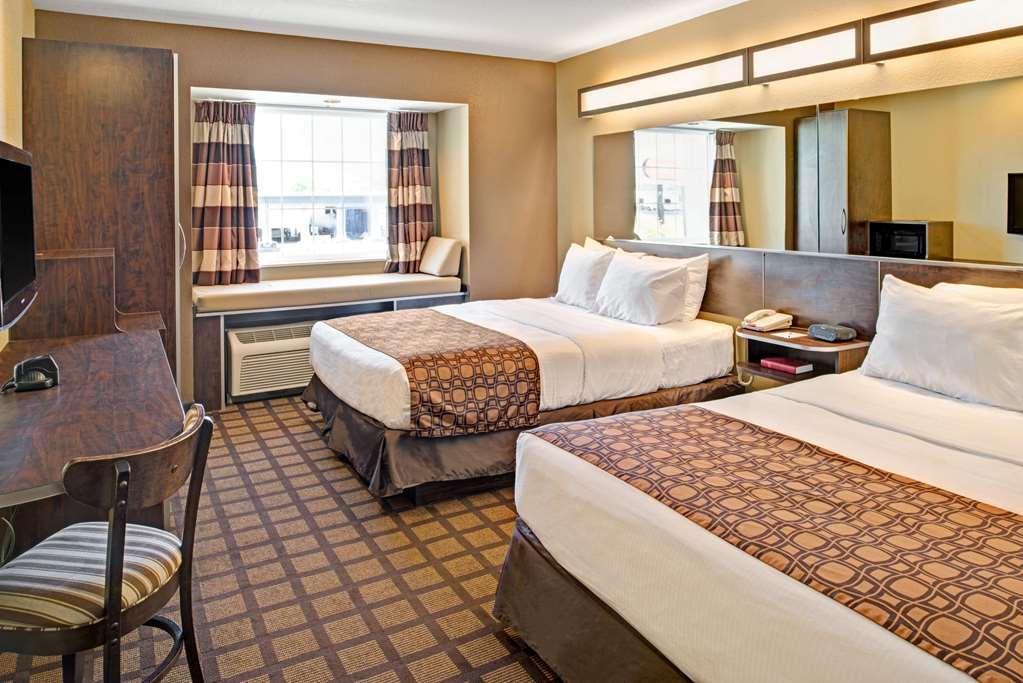 Microtel Inn & Suites By Wyndham Bluffs Council Bluffs Dış mekan fotoğraf