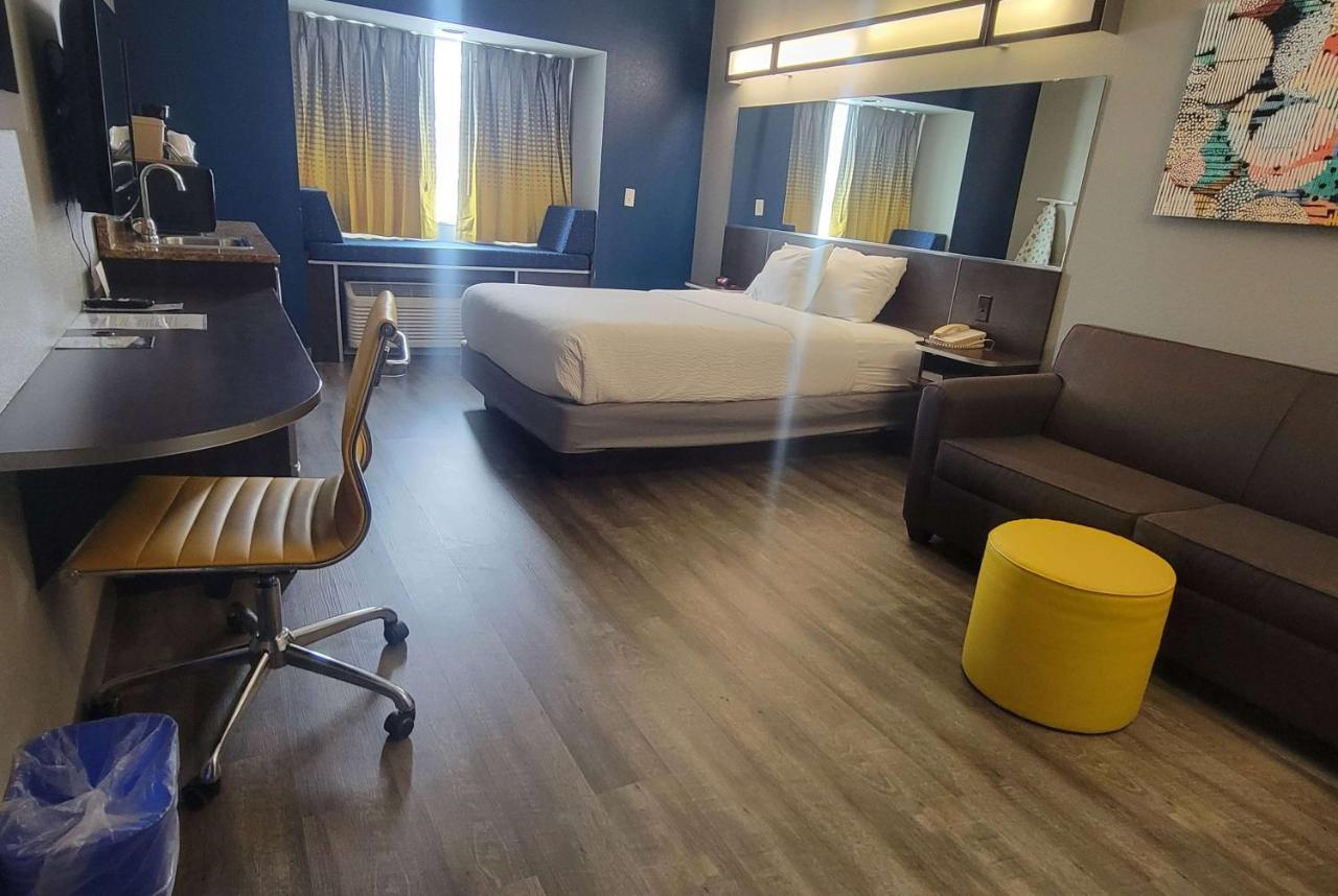 Microtel Inn & Suites By Wyndham Bluffs Council Bluffs Dış mekan fotoğraf