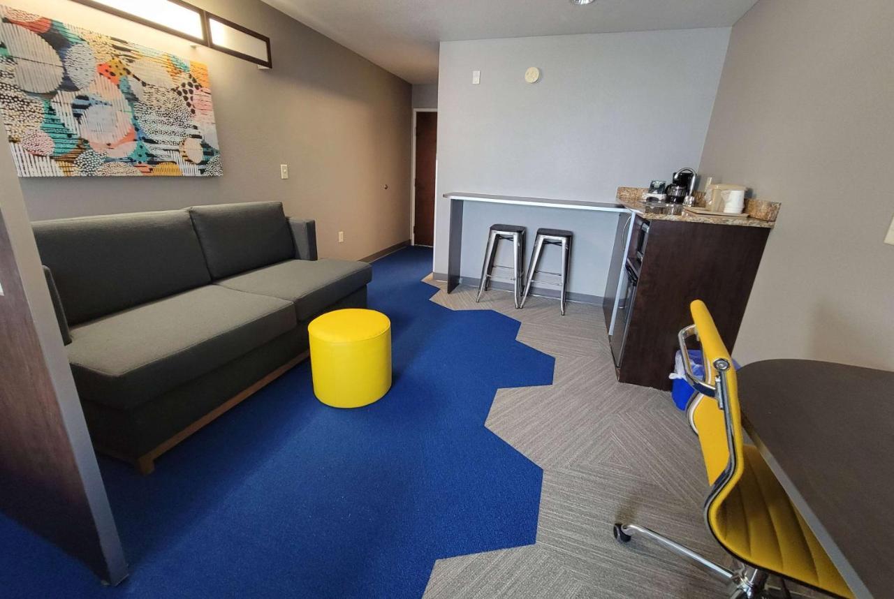 Microtel Inn & Suites By Wyndham Bluffs Council Bluffs Dış mekan fotoğraf