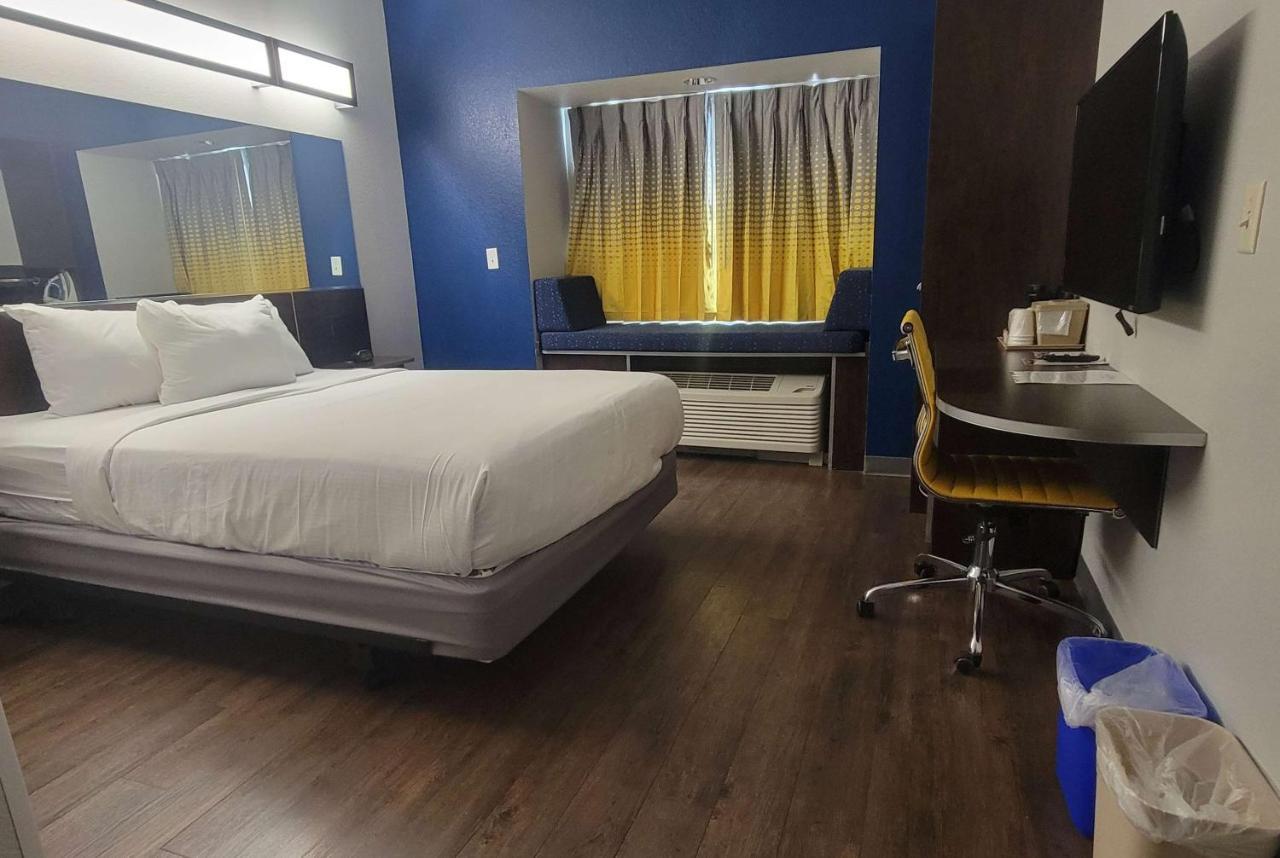 Microtel Inn & Suites By Wyndham Bluffs Council Bluffs Dış mekan fotoğraf