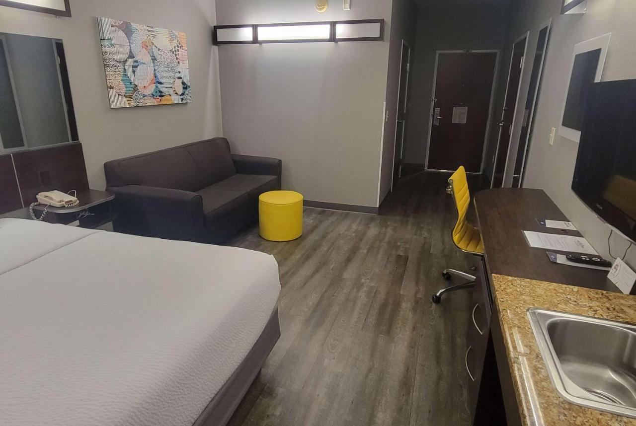 Microtel Inn & Suites By Wyndham Bluffs Council Bluffs Dış mekan fotoğraf