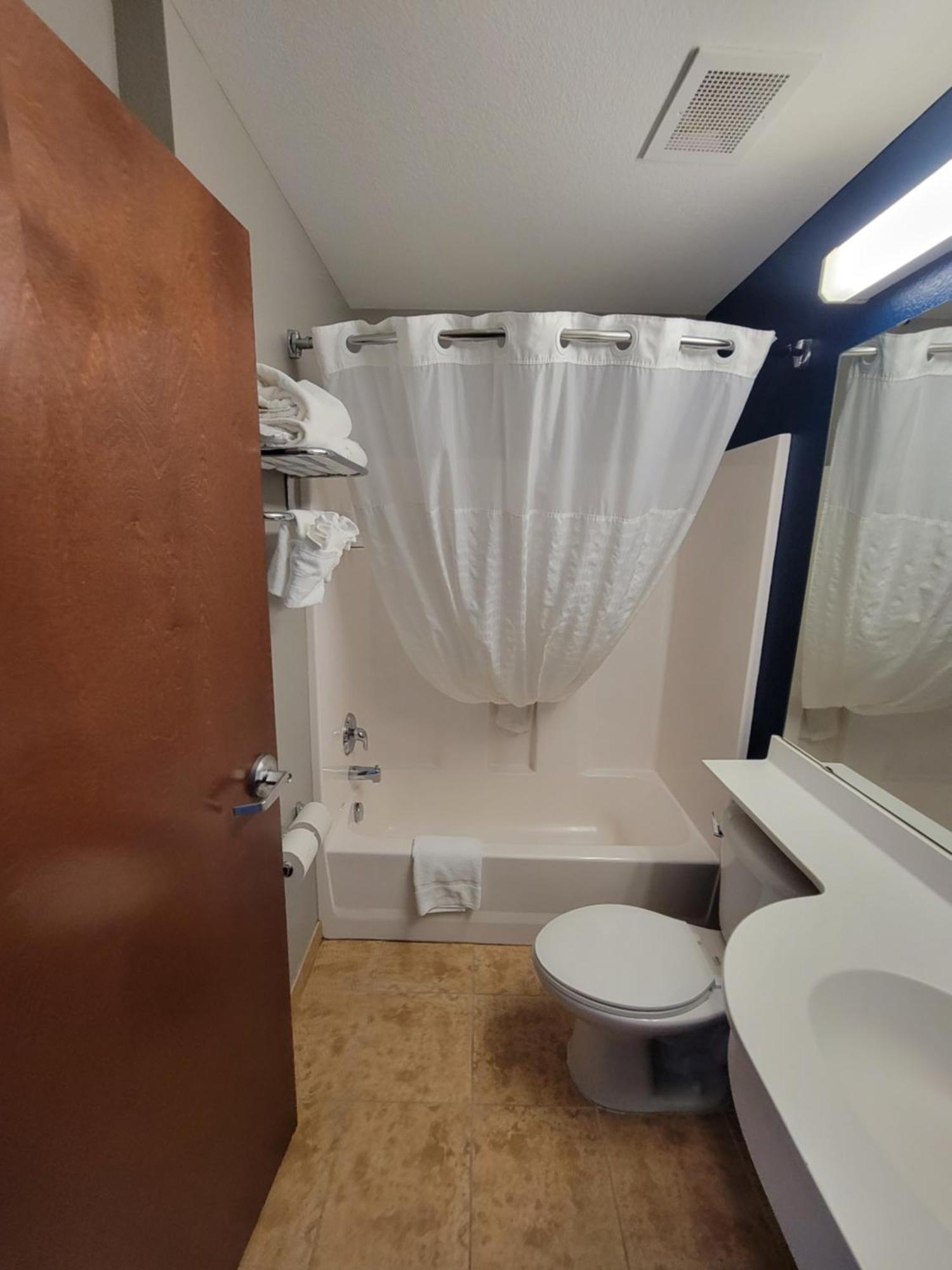 Microtel Inn & Suites By Wyndham Bluffs Council Bluffs Dış mekan fotoğraf
