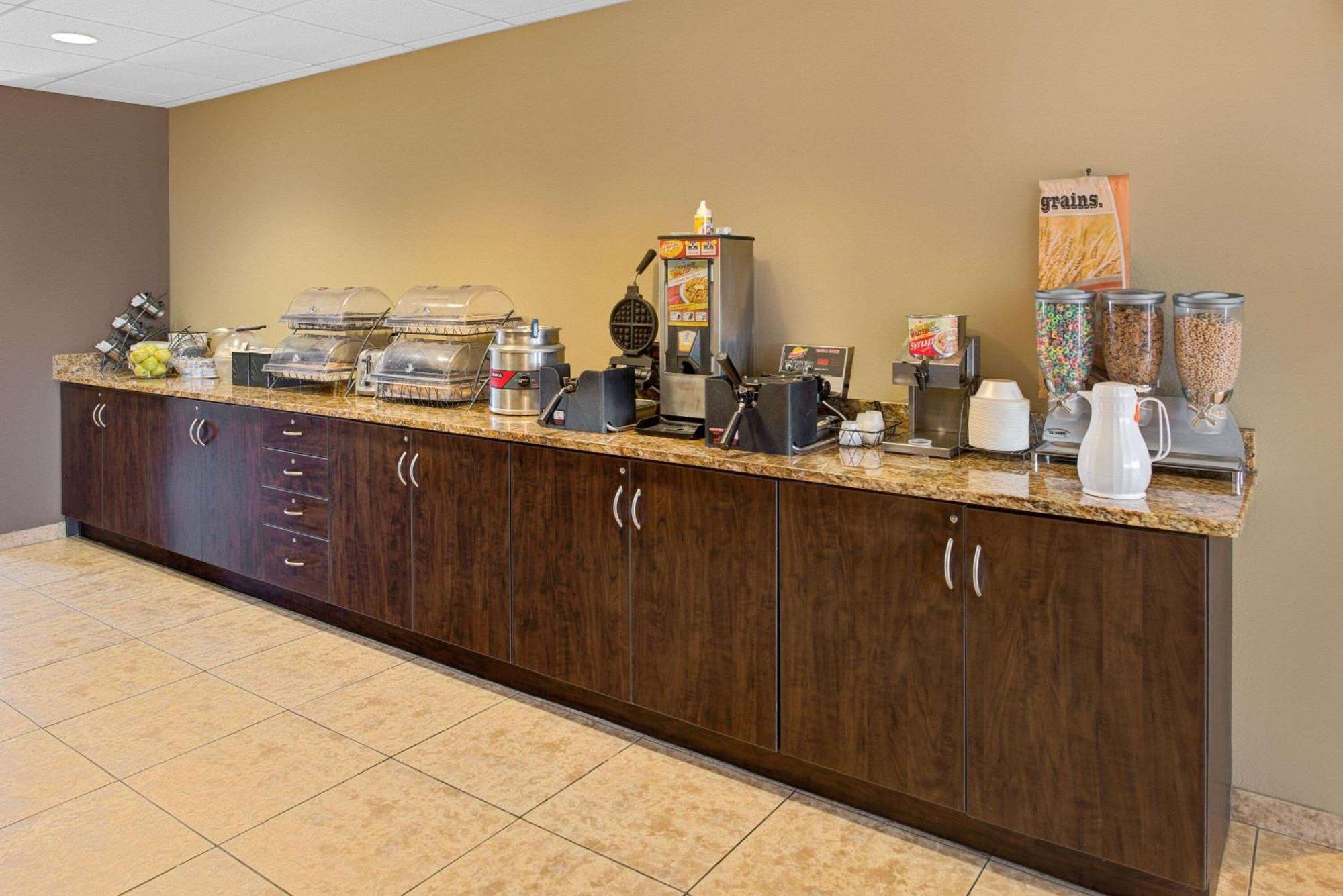 Microtel Inn & Suites By Wyndham Bluffs Council Bluffs Dış mekan fotoğraf