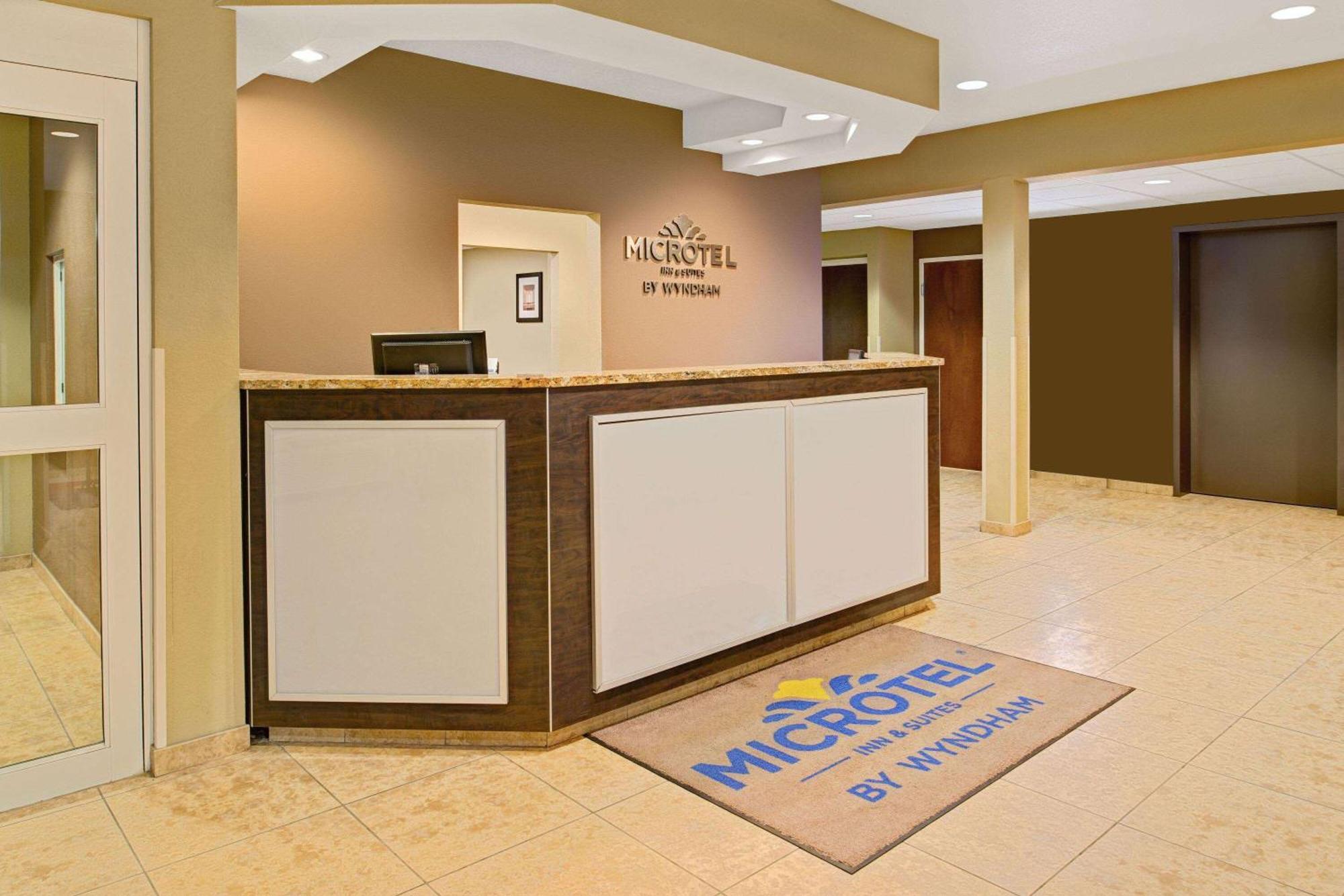 Microtel Inn & Suites By Wyndham Bluffs Council Bluffs Dış mekan fotoğraf